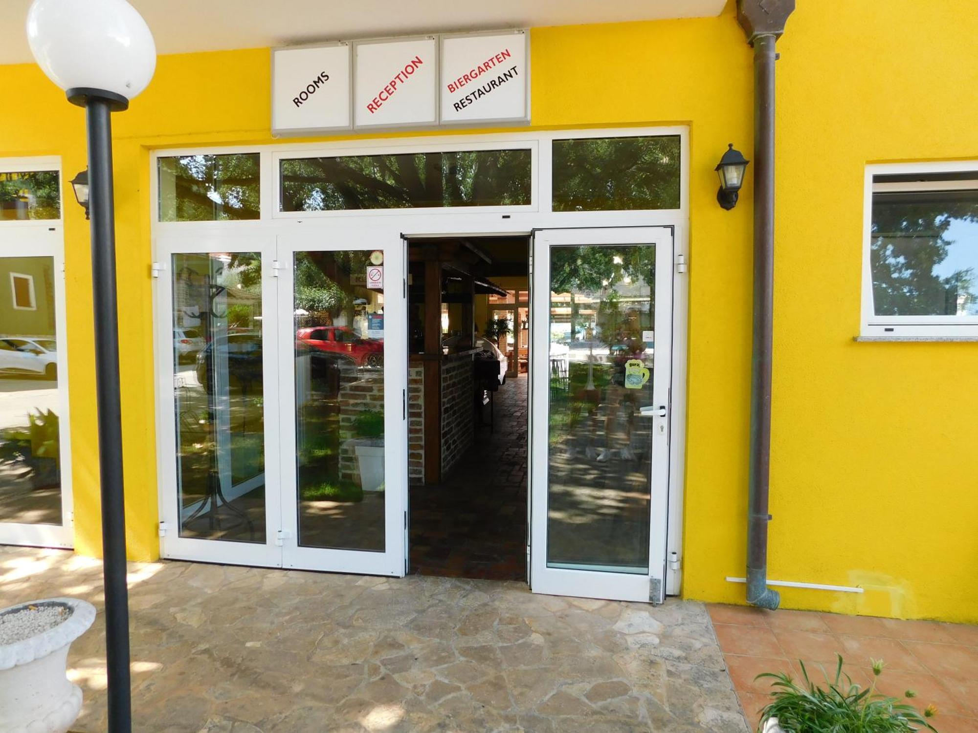Biergarten Medulin Ngoại thất bức ảnh