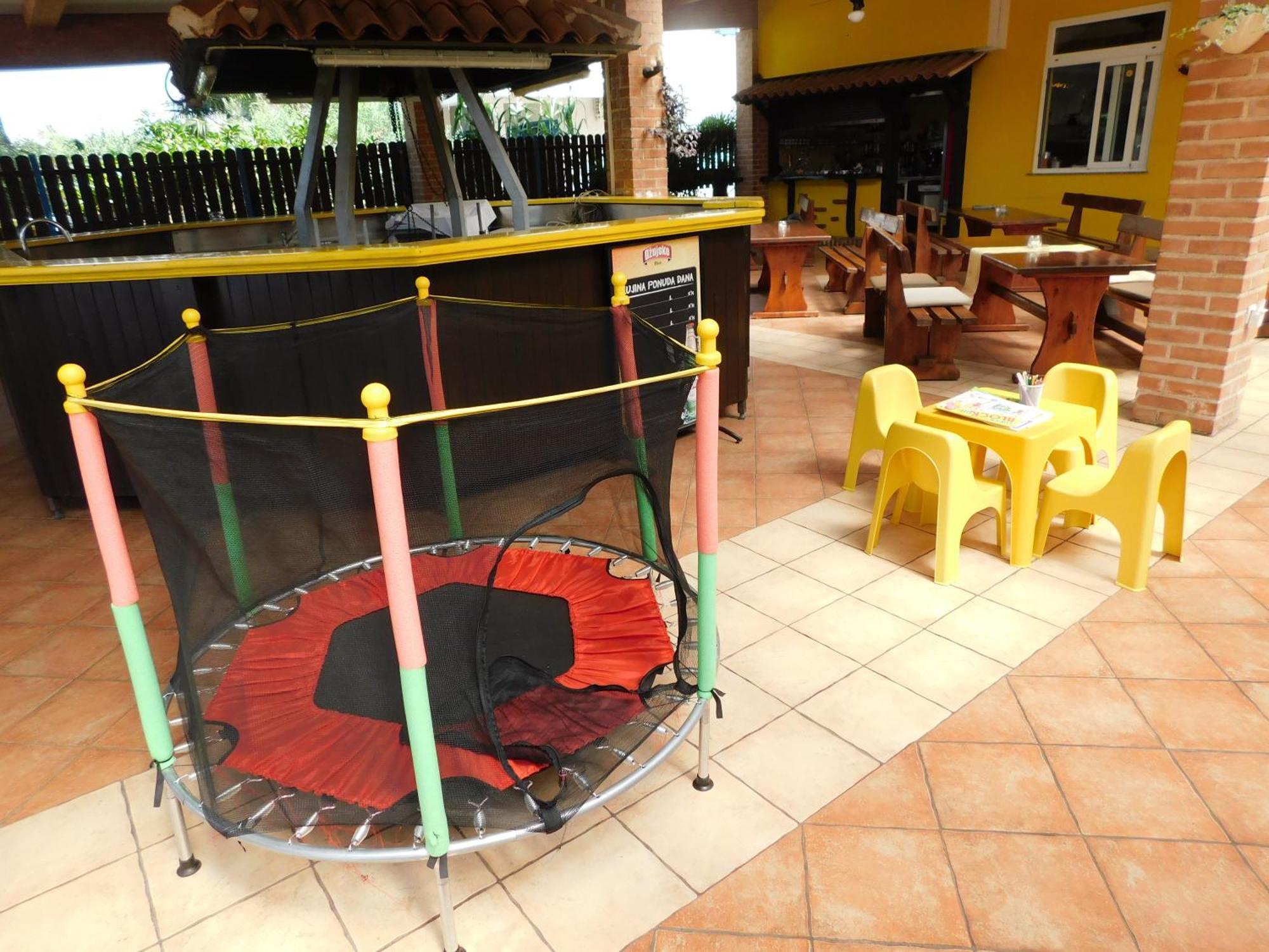 Biergarten Medulin Ngoại thất bức ảnh