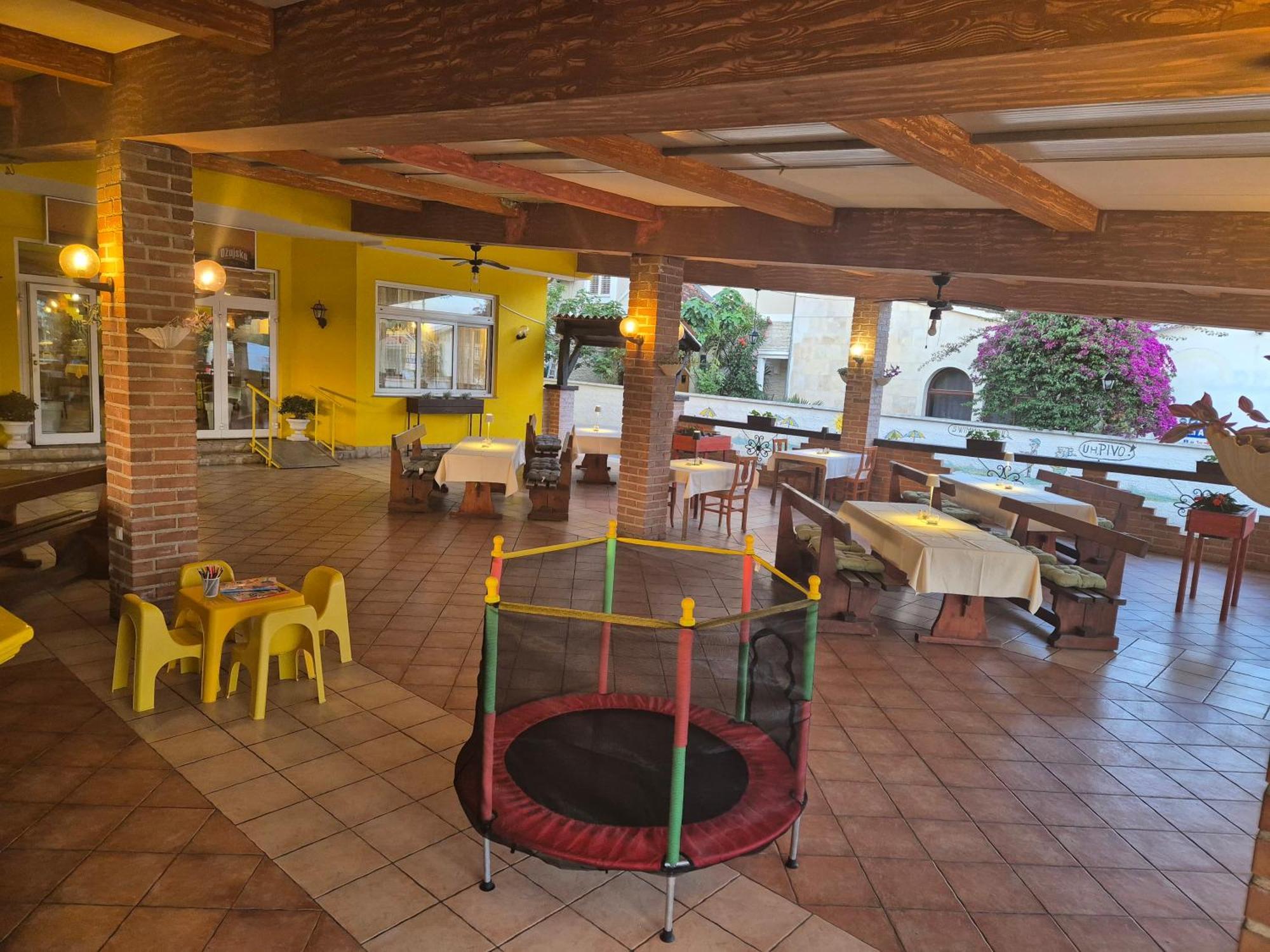 Biergarten Medulin Ngoại thất bức ảnh