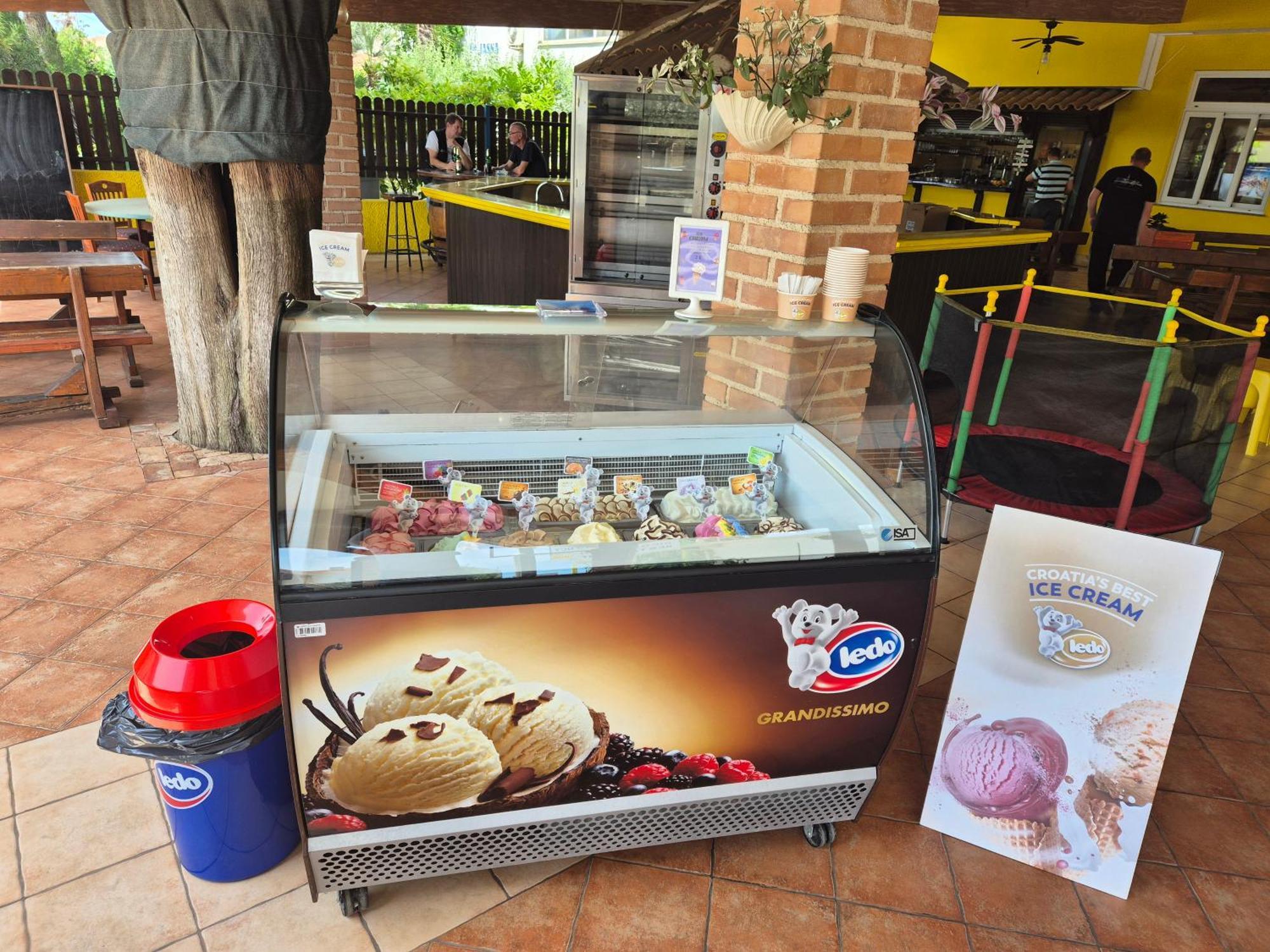 Biergarten Medulin Ngoại thất bức ảnh